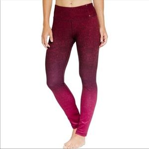 NWT Calia Carrie Underwood Leggings Small